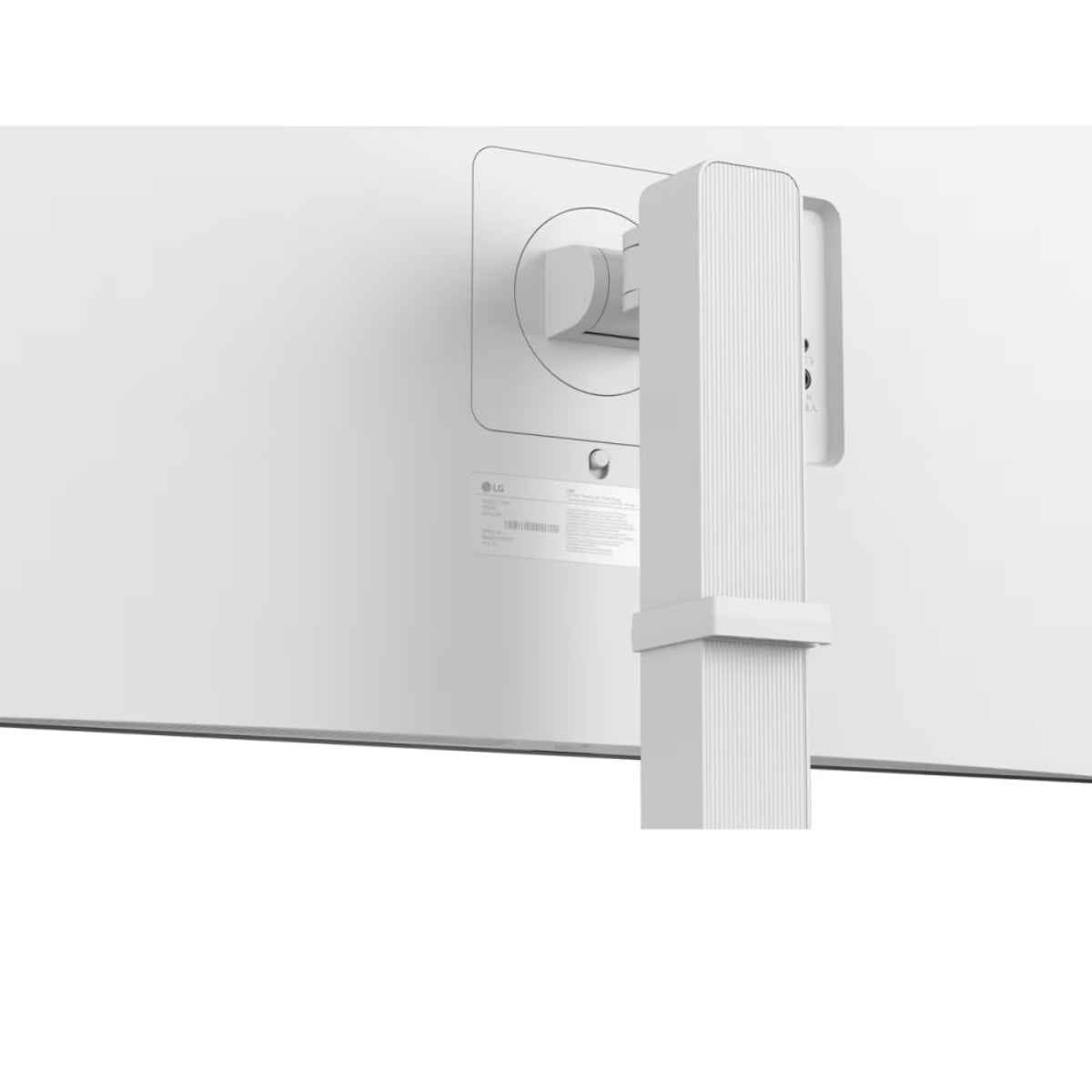 LG UltraFine Monitor, 27" IPS Display, 4K UHD Resolution, 60Hz Refresh Rate, 5ms (GtG at Faster) Response Time, 1.07b Color Display, Dynamic Action Sync, White