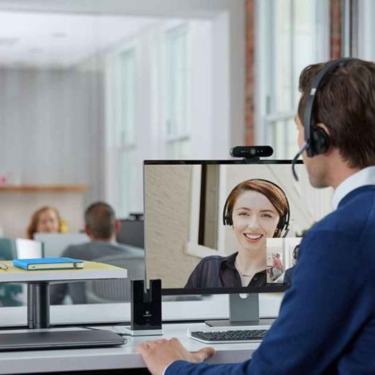 Logitech BRIO – 4K Ultra HD Webcam – 5x Digital Zoom – For Recording, Streaming, Video Calling, ULTRA HD QUALITY, HIGH-TECH LIGHT CORRECTION, CRYSTAL-CLEAR AUDIO | 960-001106