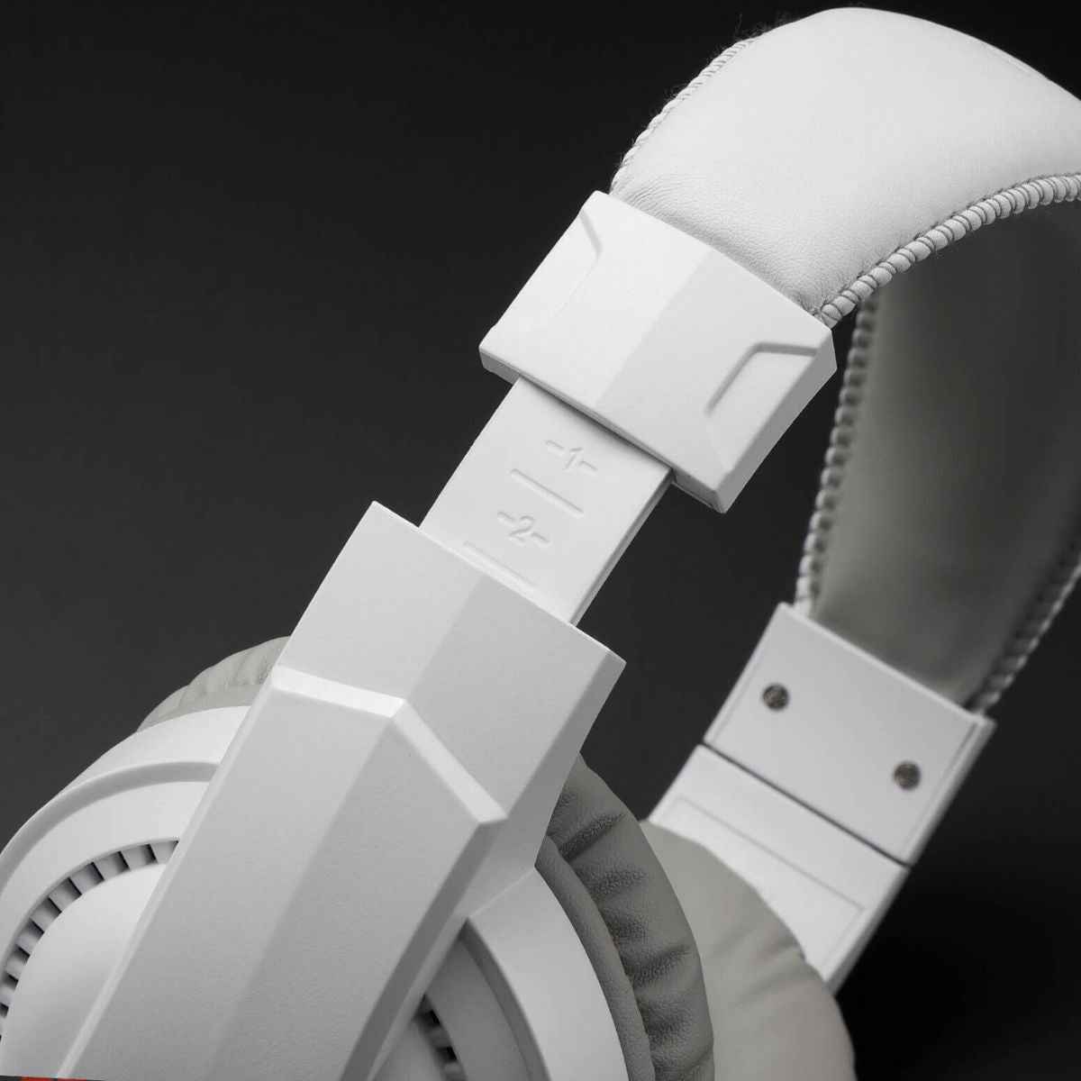 Redragon H211W Cronus Gaming Headphones, 40mm Sound Unit, Surround Sound, Flexible Mic, Noise-Cancelling Mircophone, Dynamic RGB Backlight, Wired Connectivity