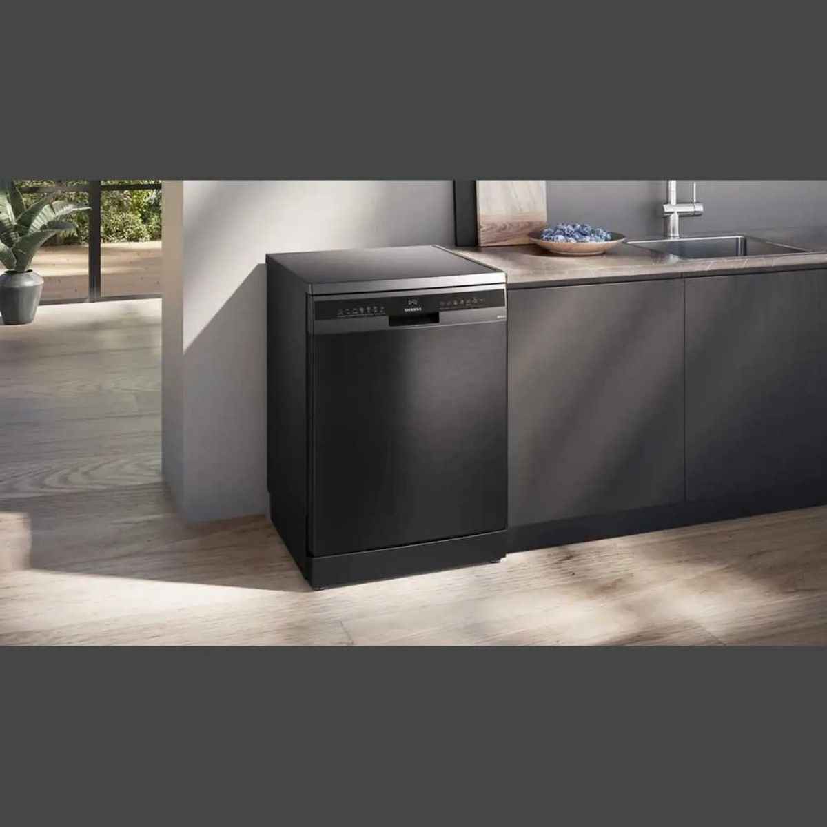 Siemens iQ300 60cm Free Standing Dishwasher – Black Inox, 14 Place Settings, Home Connect (SN23HC65MM)