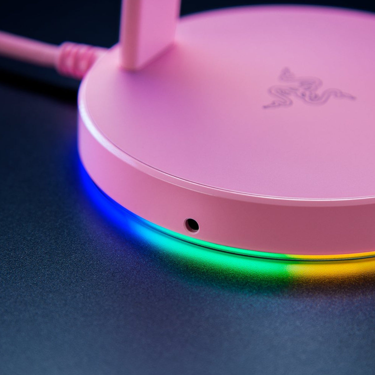 Razer Base Station V2 RC21-01510200-R3M1 Quarz Pink Chroma Headset Stand with USB 3.1 and 7.1 Surround Sound