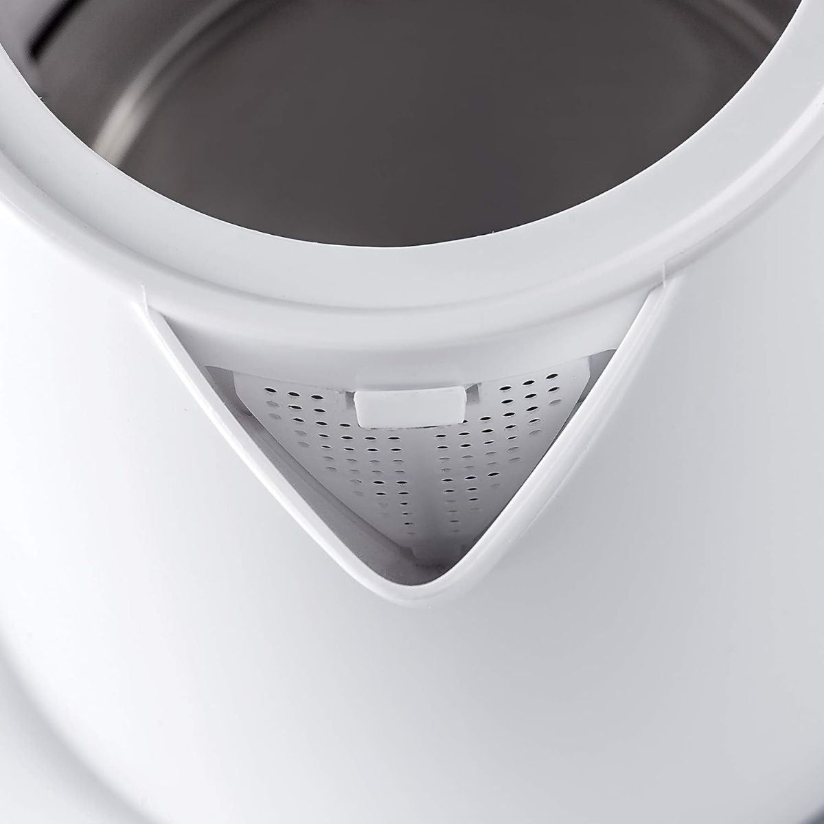 BLACK+DECKER Cordless Electric Kettle, 2200W, 1.7L Capacity, Quick Boiling, Lightweight Design, 360° Swivel Base, Auto Shut-Off, Boil-Dry Protection, Concealed Heating Plate, White - JC70-B5