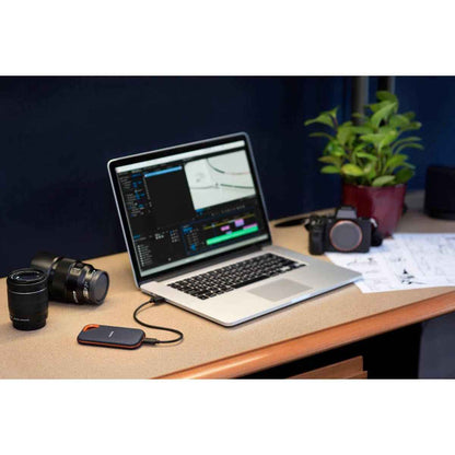 SanDisk Extreme Pro Portable SSD – 4TB, Up to 2000MB/s, USB-C 3.2 Gen 2 High-Speed Storage