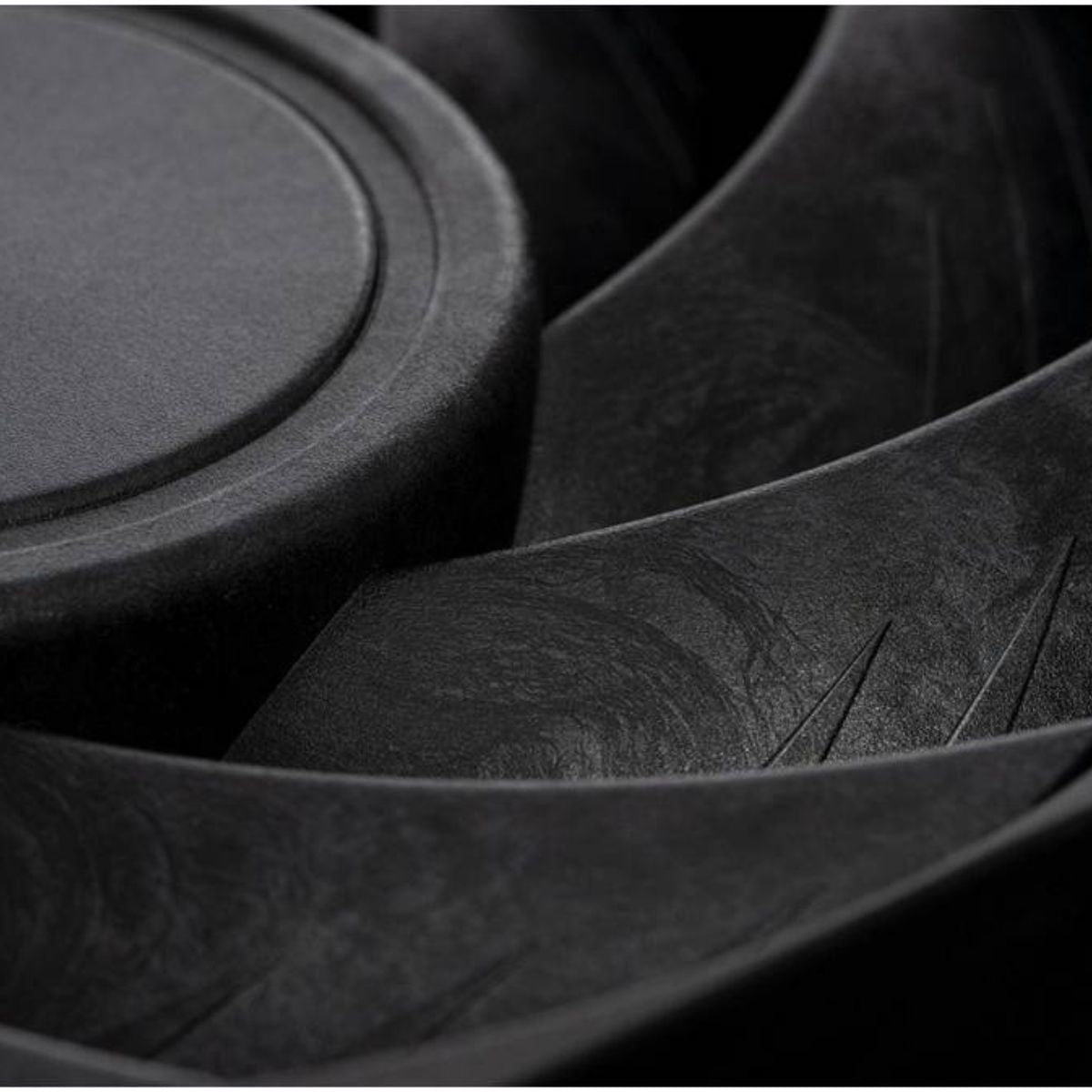 Noctua NF-A12x25 PWM Chromax Black Swap 120mm Premium Quiet Fan | 2000 RPM | 4-Pin PWM | SSO2 Bearing | AAO Frame | Black | NF-A12x25 PWM