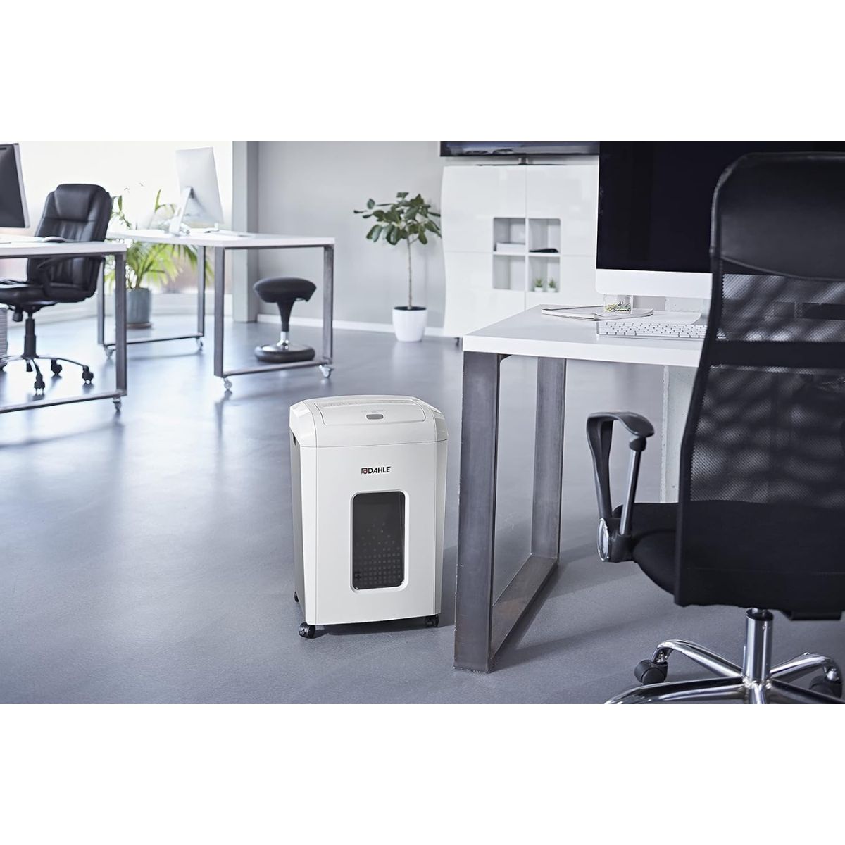 Dahle ShredMATIC 150 Auto Feed Shredder – 150 Sheet Automatic Feeder, P-4 Cross Cut Security, Oil-Free Operation