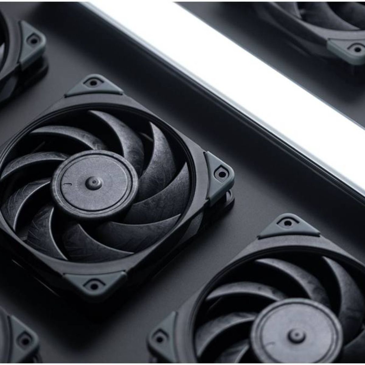 Noctua NF-A12x25 PWM Chromax Black Swap 120mm Premium Quiet Fan | 2000 RPM | 4-Pin PWM | SSO2 Bearing | AAO Frame | Black | NF-A12x25 PWM