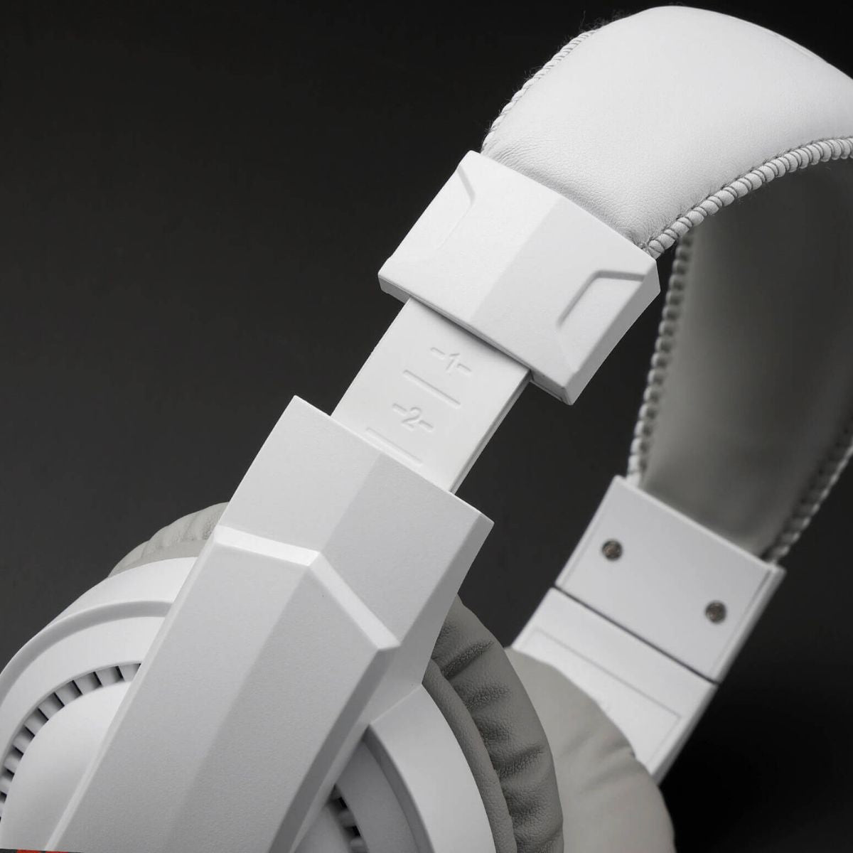 Redragon H211W Cronus Gaming Headphones, 40mm Sound Unit, Surround Sound, Flexible Mic, Noise-Cancelling Mircophone, Dynamic RGB Backlight, Wired Connectivity